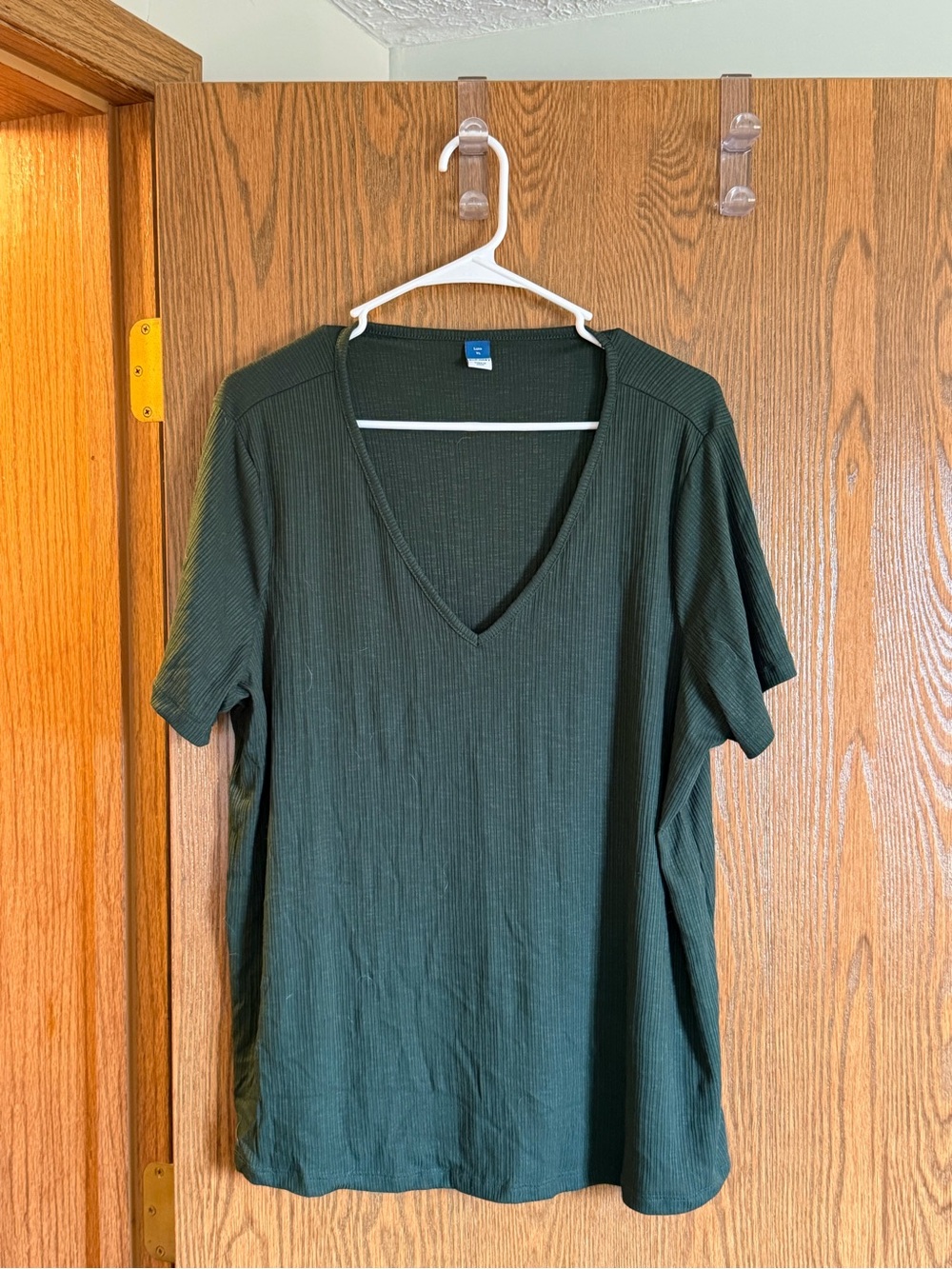 Old Navy Women's Ribbed V-Neck Tee in Dark Green